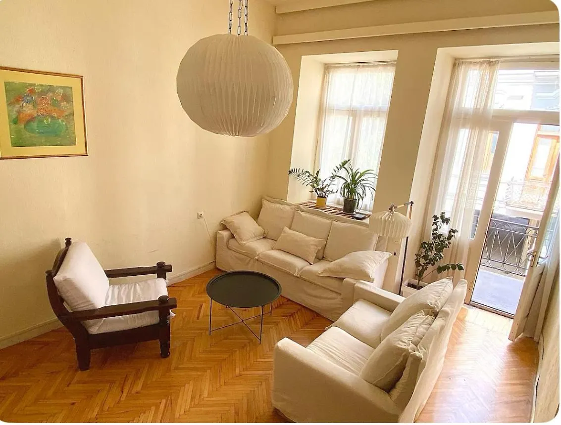 Apartment With A Balcony In Antique Building Τυφλίδα